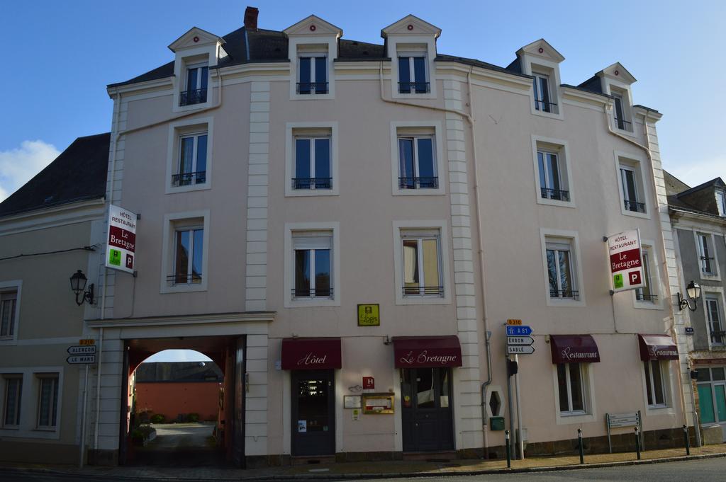Logis Le Bretagne Hotell Sillé-le-Guillaume Eksteriør bilde