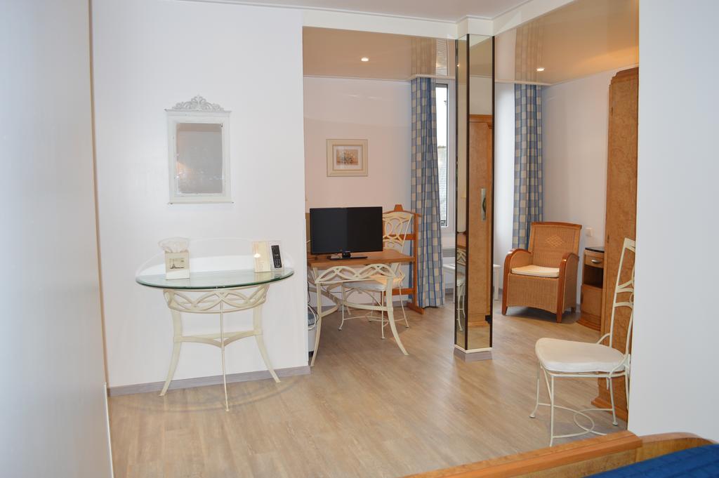 Logis Le Bretagne Hotell Sillé-le-Guillaume Eksteriør bilde