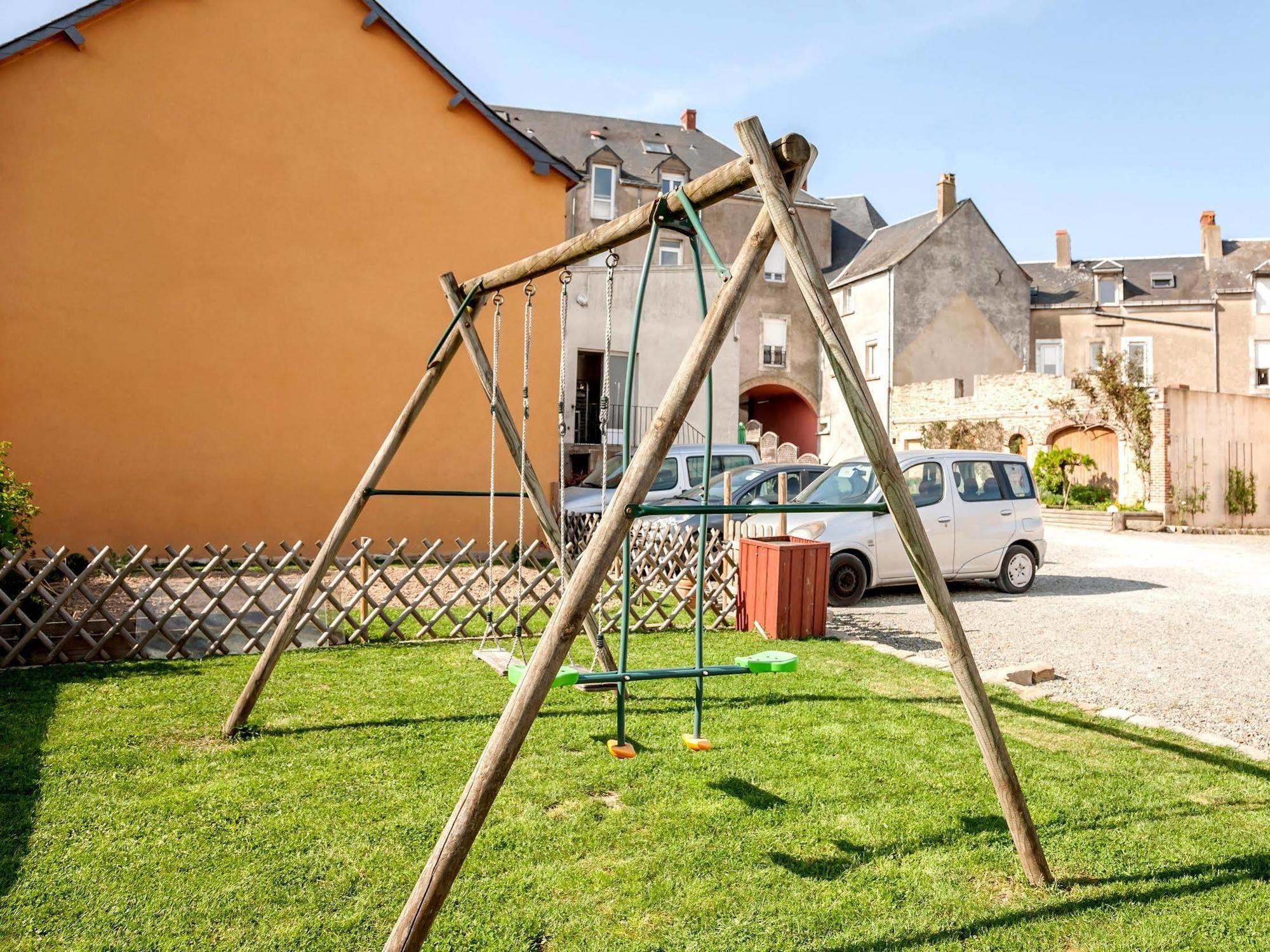 Logis Le Bretagne Hotell Sillé-le-Guillaume Eksteriør bilde