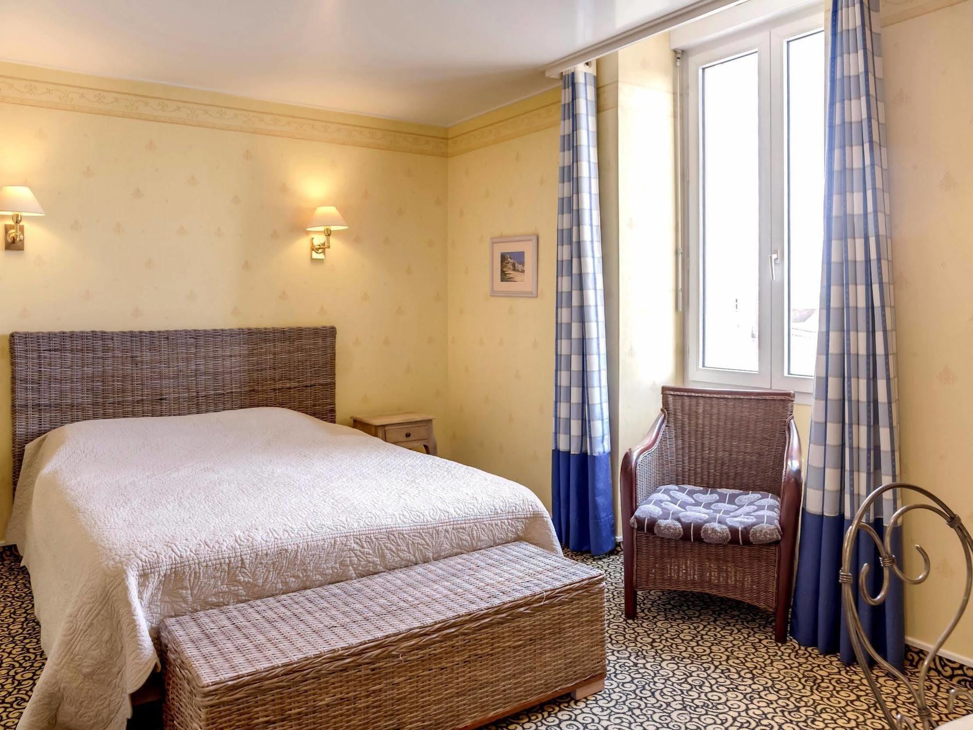 Logis Le Bretagne Hotell Sillé-le-Guillaume Eksteriør bilde