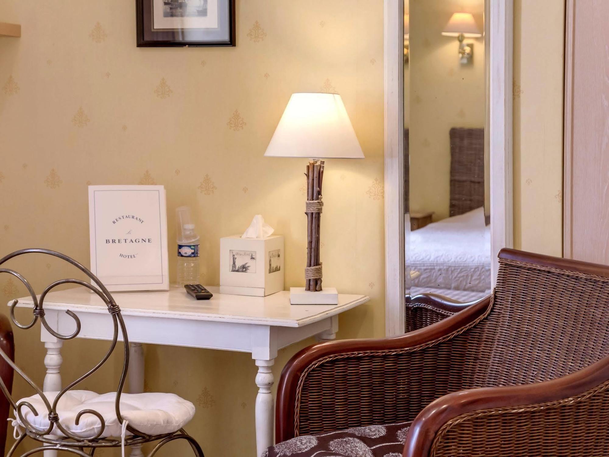 Logis Le Bretagne Hotell Sillé-le-Guillaume Eksteriør bilde